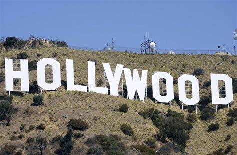Hollywood .